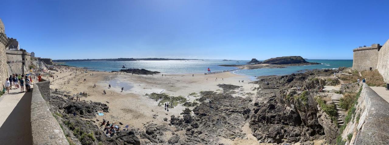 Bella Cruz 66 M2 Prestations Premium, Wifi, Balcon, Parking Avec Borne De Recharge Electrique, Plage Prieure, Commerces Dinard Luaran gambar