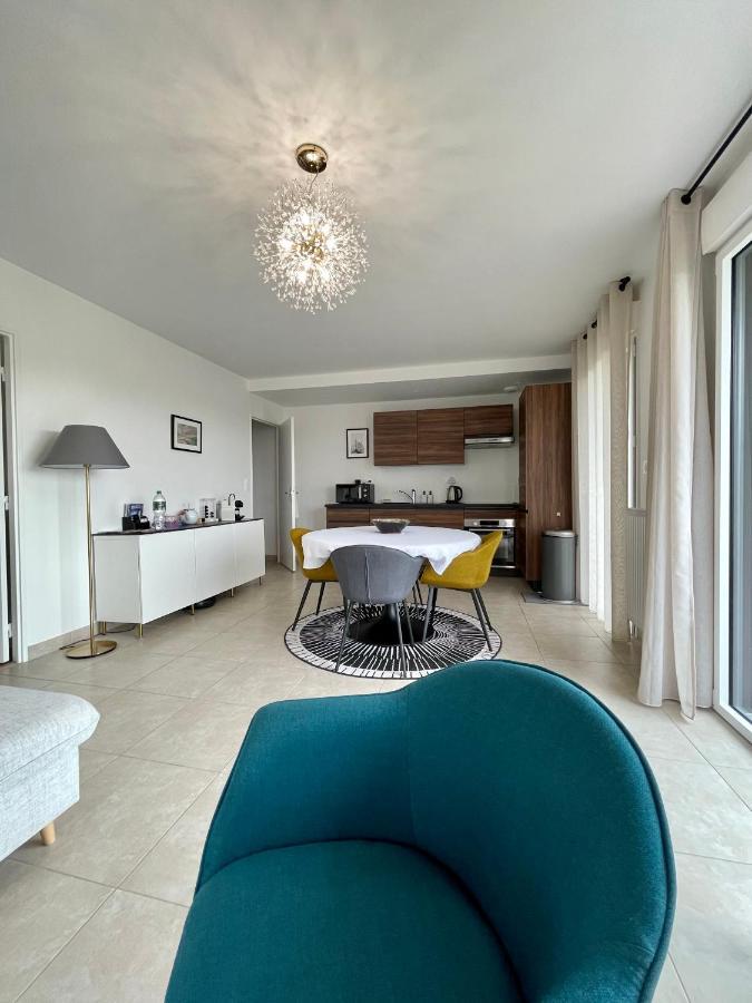 Bella Cruz 66 M2 Prestations Premium, Wifi, Balcon, Parking Avec Borne De Recharge Electrique, Plage Prieure, Commerces Dinard Luaran gambar